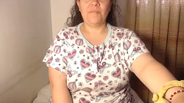 agathamiller01 Adlı Modelin Canlı XXX Sohbeti