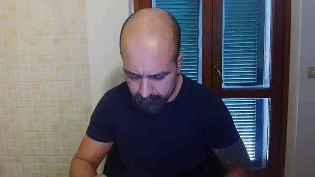 Pertunjukan Kamera Web AMIRDIB2025