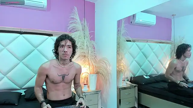 AngeloRoushn Webbikameraesitys