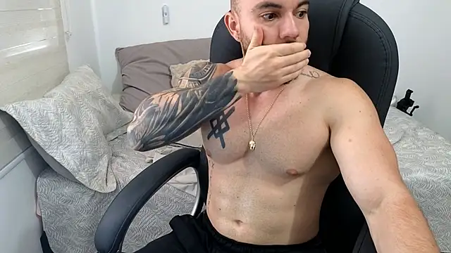 XXX chat uživo modela Isaac_Carter