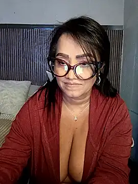 Yameil Chat XXX live