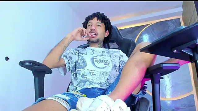 Josh_Hot_Sex Adlı Modelin Web Kamerası Şovu