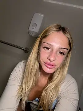 SophieVJ Adlı Modelin Canlı XXX Sohbeti