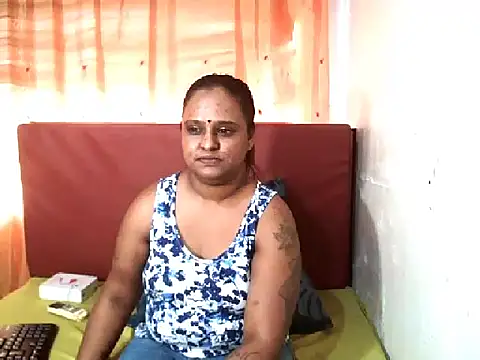 XXX chat uživo modela Indian_sunshine