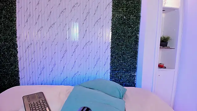 Caroline_Millerr live XXX chat