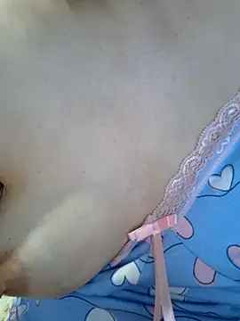 XXX chat uživo modela Emi_hot1