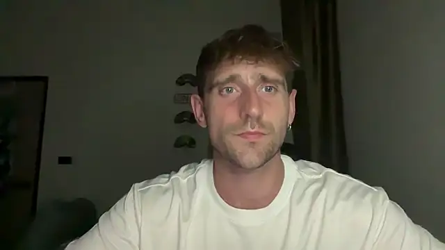 Show modela lukegunn na web-kameri