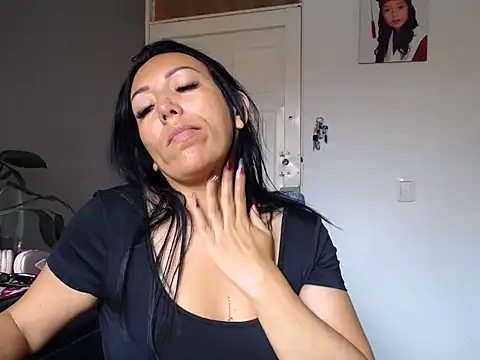 Laura_martin_ Chat XXX in diretta