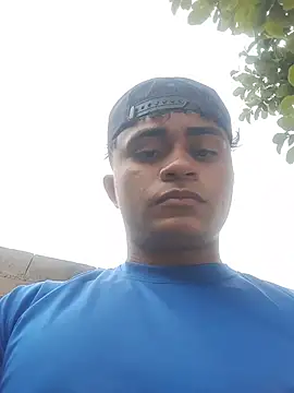 HOTRAINYGOLDEN's Live XXX Chat