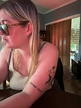 Chatroom XXX en direct de Granlady7