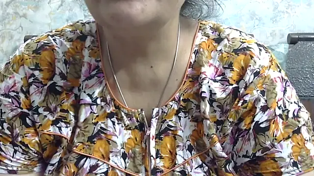 Pokazy przed kamerką – Kavya_XX