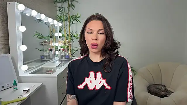 NattyFierros Chat XXX in diretta