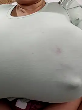 Živý XXX chat AlexxiaaMat