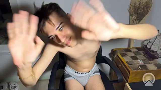 kevinnoff19: διαδικτυακό σόου στην κάμερα