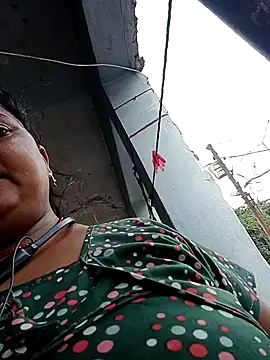 Pokazy przed kamerką – Desi_hot_bhabhi01