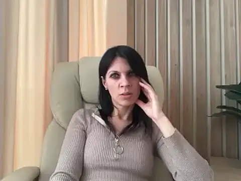 InjaAtHomeのライブXXXチャット