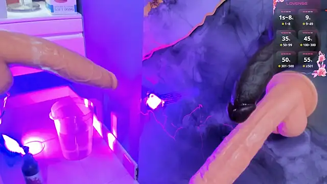 little_valentinaa's Live XXX Chat