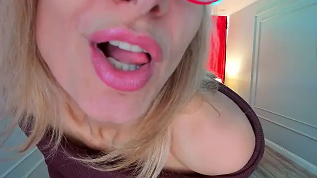 MuseOfStage Chat XXX live