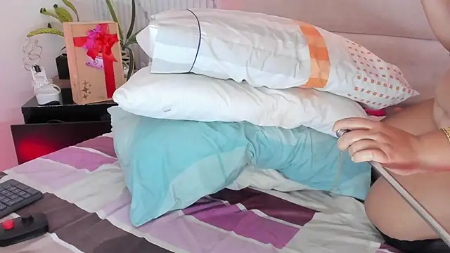 Reginavegaa's Live XXX Chat