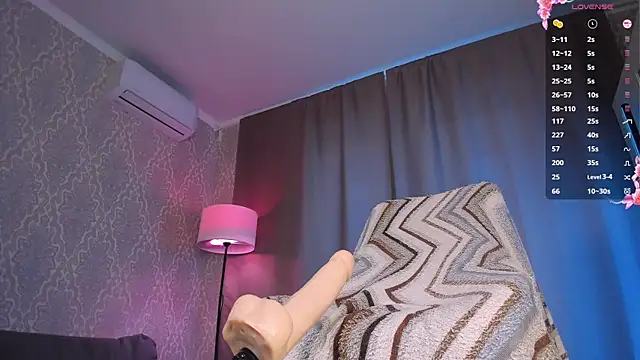 Juicy_Vikki's Live XXX Chat