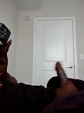 makeherfeelg Show in webcam