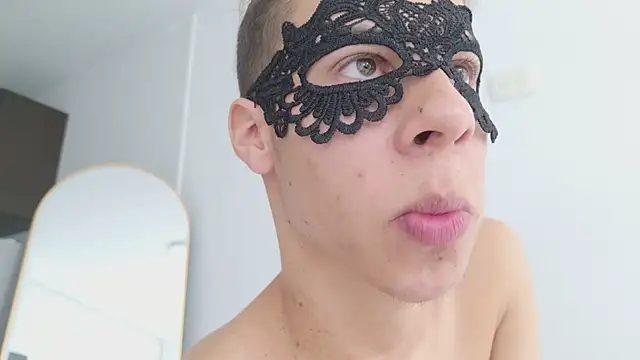 grey___27 Show in webcam