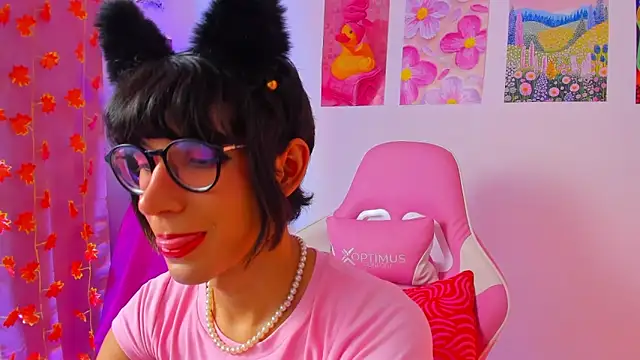 Chat +18 de Madeline_21 ao vivo