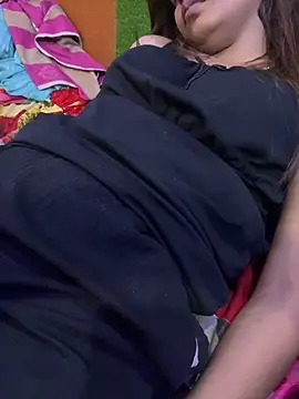 Chat +18 de CUTI-NAINA ao vivo