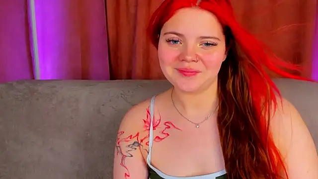 KellyFiery élő XXX-chatje