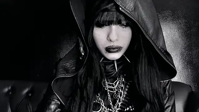 XXIOUX élő XXX-chatje