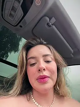 Pokazy przed kamerką – Alirawrz