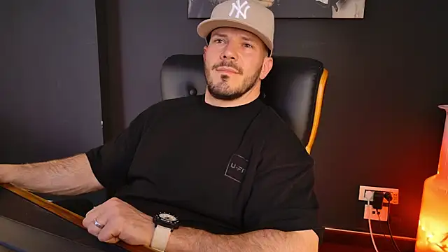 AngeloEricのライブXXXチャット