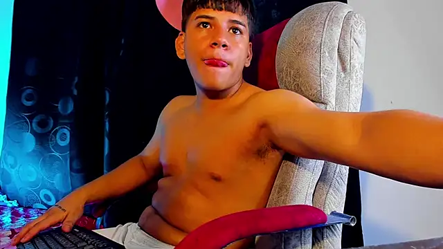 Chat +18 de Aless_bigg ao vivo