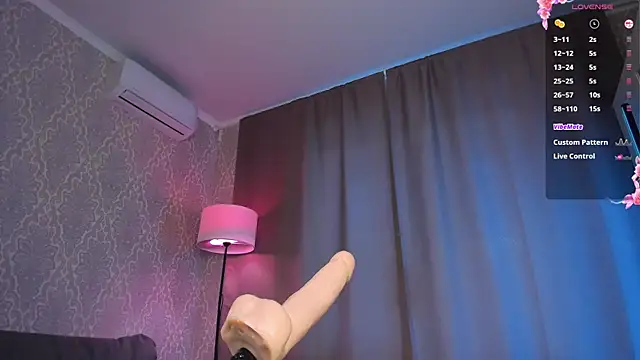 Chat XXX en directo de Juicy_Vikki