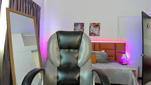 Catti_Brie Live XXX-Chat