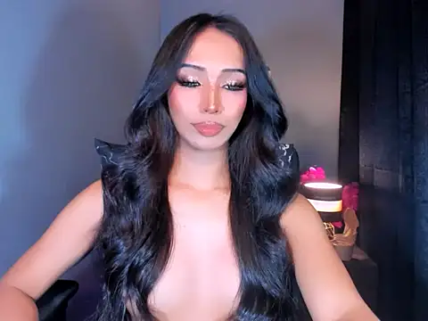 xUrGoddess_islaCumsAlotx Show in webcam