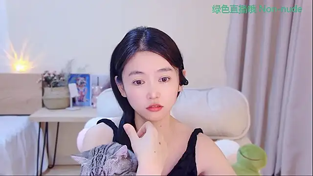 Coco-Sweetie Adlı Modelin Canlı XXX Sohbeti