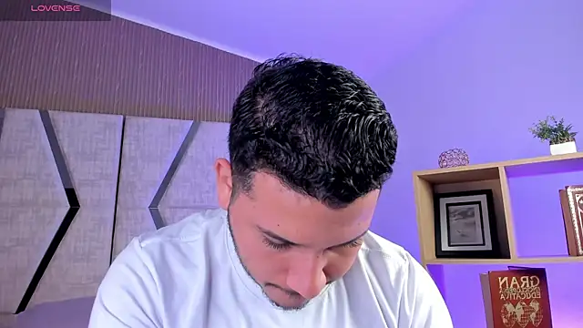 Pokazy przed kamerką – Axel_grey_