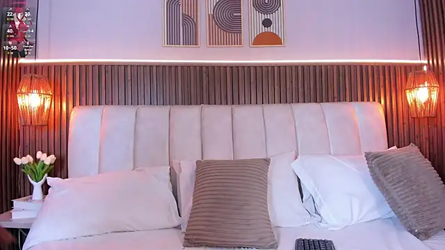 LisaLain: онлайн-секс-чат