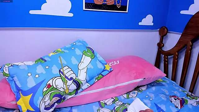 miss__evolet Adlı Modelin Canlı XXX Sohbeti