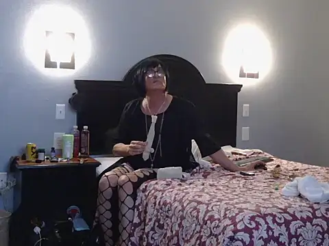 HelloKittyLapDog's Webcam Show