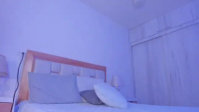 mia_hank's Live XXX Chat