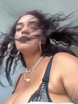 Sara-77's Live XXX Chat