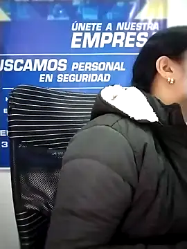 Cristal_Security-1: διαδικτυακό σόου στην κάμερα