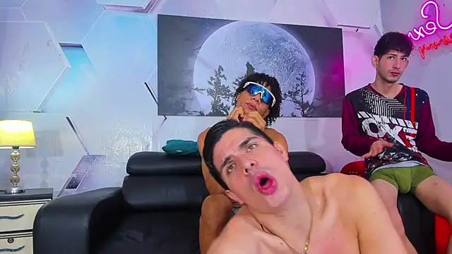 Spicy_guys Show Webcam