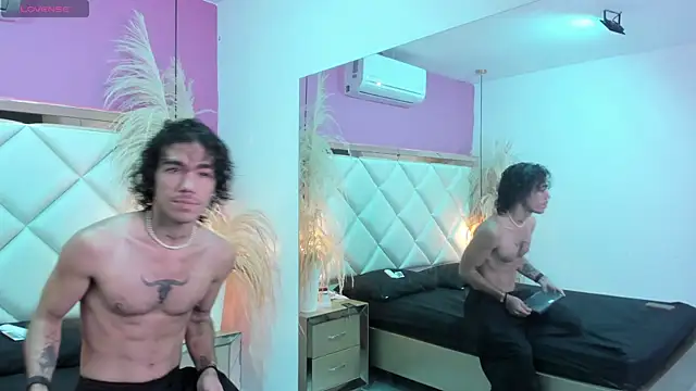 AngeloRoush live XXX chat