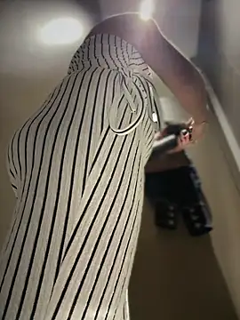 Chatroom XXX en direct de adya-aly