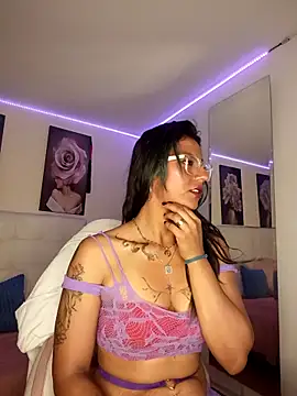 SamathaMay Adlı Modelin Canlı XXX Sohbeti