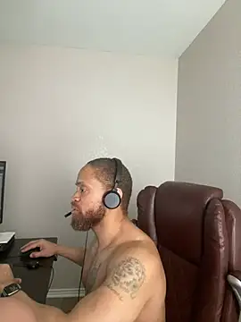 Fathero1time webkamerás műsora