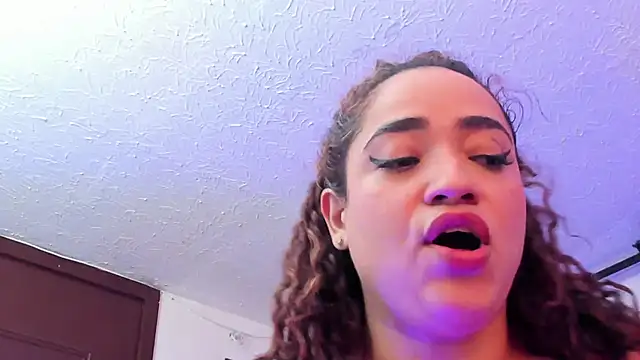 HannaMiills@xh 现场XXX聊天